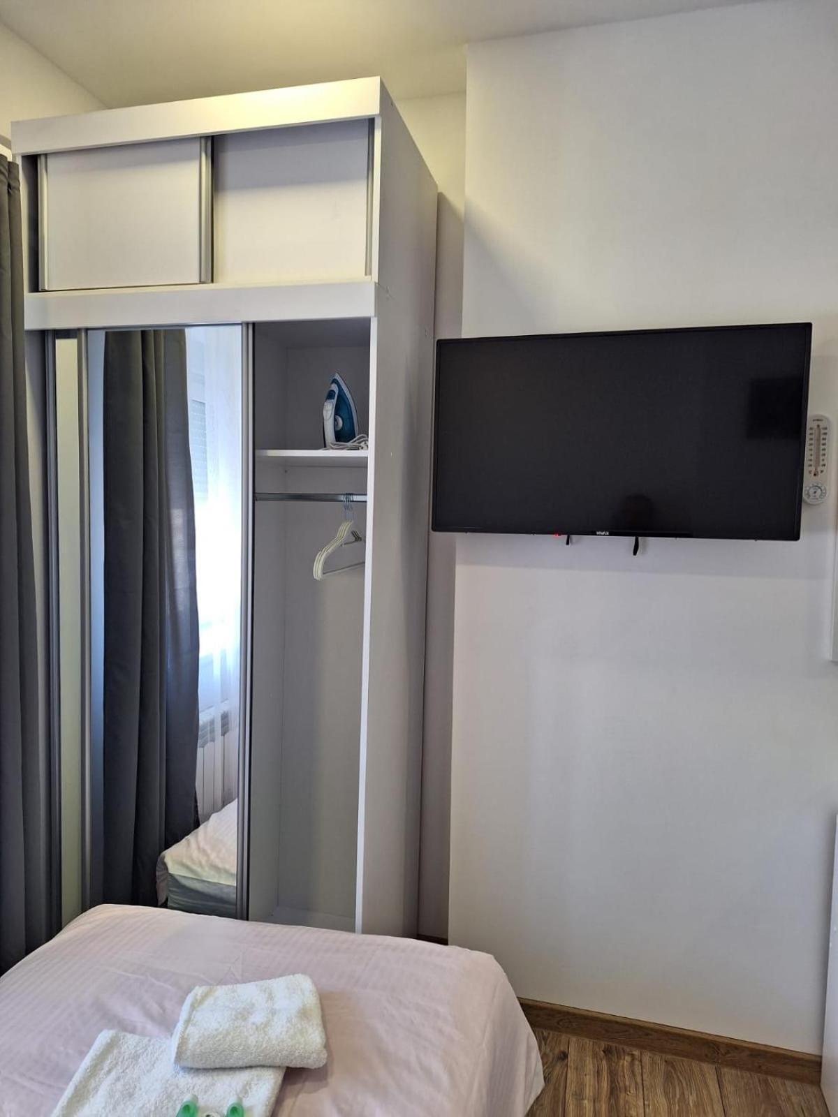 Comfort Stay, Ev, Parking Boleslawiec (Lower Silesia) Exterior foto