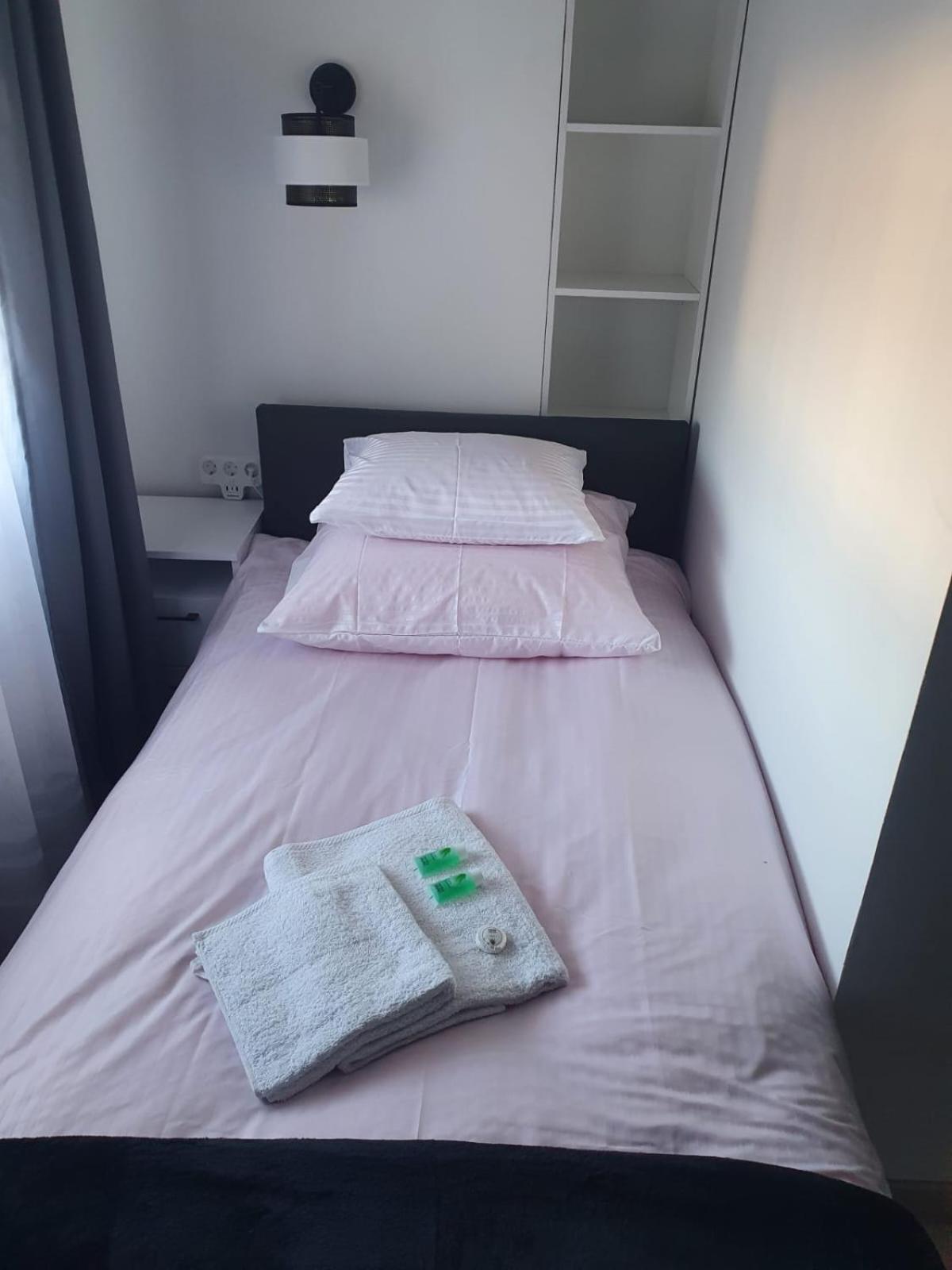 Comfort Stay, Ev, Parking Boleslawiec (Lower Silesia) Exterior foto